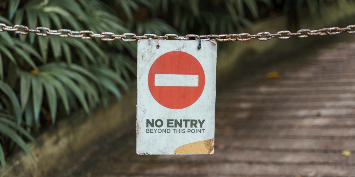 signage-no-entry-beyond-this-point-2024-05-23-05-12-49-utc