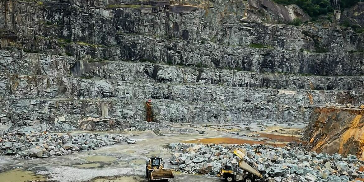 WhatsApp Image 2025-04-09 at 14.20.03